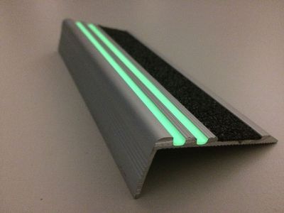 EverGlow® Treppenkantenprofil schwarz, 1000 x 52 x 20mm, langnachleuchtend 450mcd/m², Aluminium